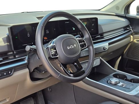 Certified 2026 Kia Carnival LXS FWD image 16