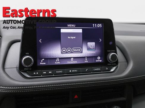 Used 2024 Nissan Rogue S AWD/4WD image 19