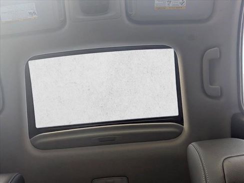 Used 2022 Toyota Corolla Cross XLE image 15