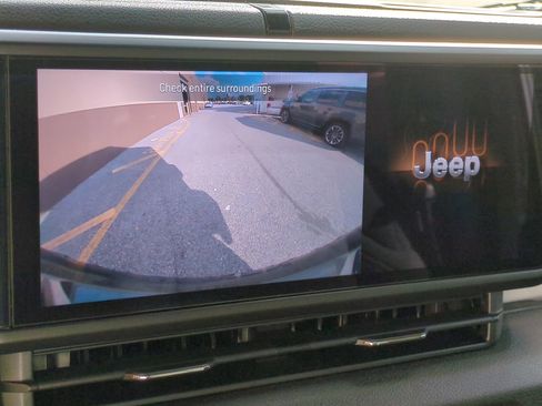 Used 2024 Jeep Wrangler Sport S image 18