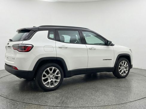 Used 2025 Jeep Compass Limited AWD/4WD image 7