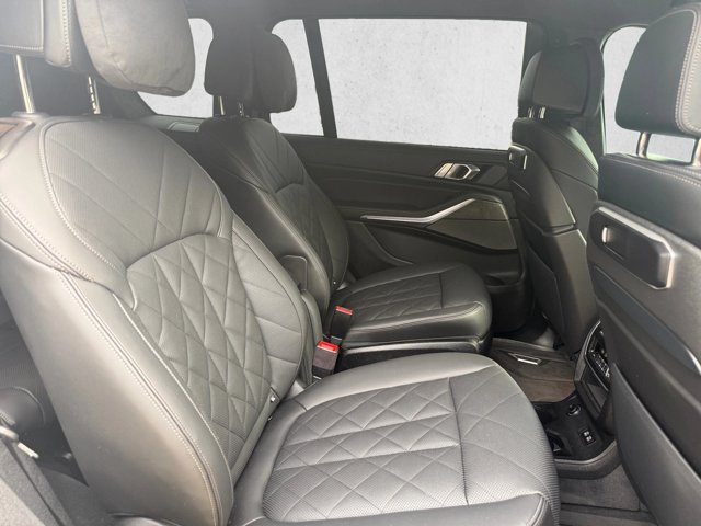 Used 2026 BMW X7 xDrive40i w/ M Sport Package AWD/4WD image 23