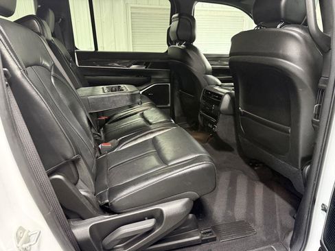 Used 2022 Jeep Wagoneer Series III image 39