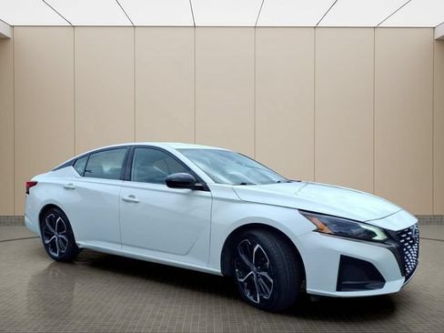 Used 2024 Nissan Altima 2.5 SR FWD image 4