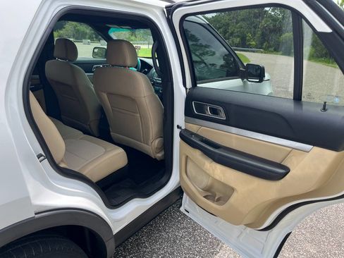 Used 2017 Ford Explorer XLT w/ Class II Trailer Tow Package AWD/4WD image 21