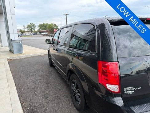 Used 2016 Dodge Grand Caravan SXT FWD image 4