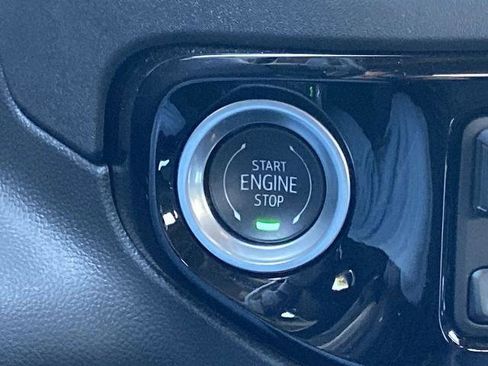 Used 2025 GMC Sierra 1500 SLT w/ SLT Premium Package image 13