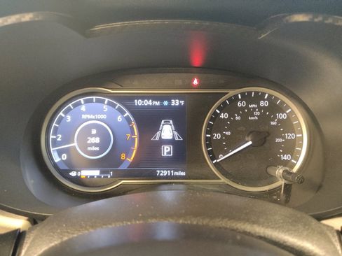 Used 2021 Nissan Versa SV FWD image 23