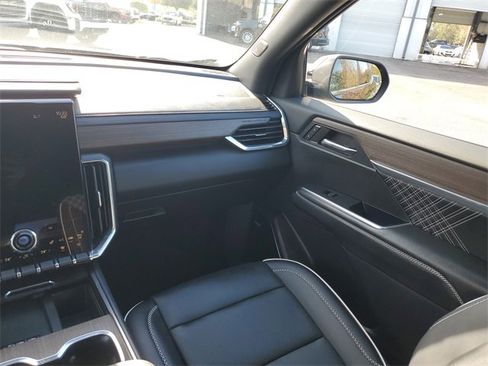 Used 2024 GMC Acadia Denali w/ Super Cruise Package image 14