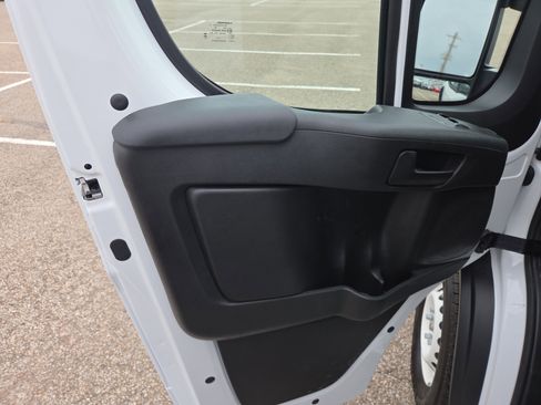Used 2025 RAM ProMaster 2500 w/ Storage Group image 10