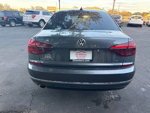 Used 2017 Volkswagen Passat 1.8T SE FWD image 6