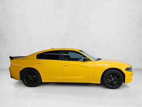 Used 2017 Dodge Charger SXT w/ Plus Group image 4