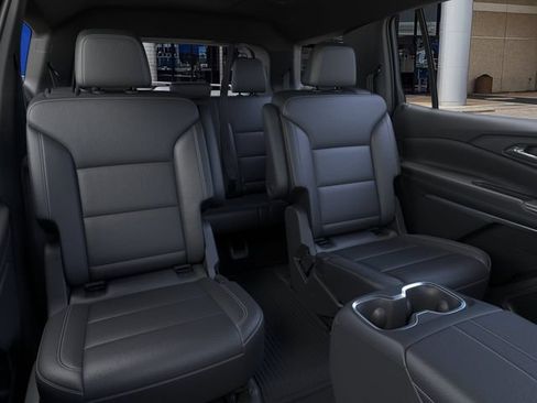 New 2027 Chevrolet Traverse LT w/ Midnight/Sport Edition FWD image 17