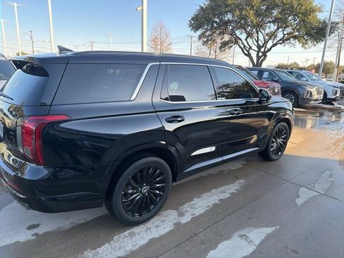 Used 2024 Hyundai Palisade Calligraphy image 3