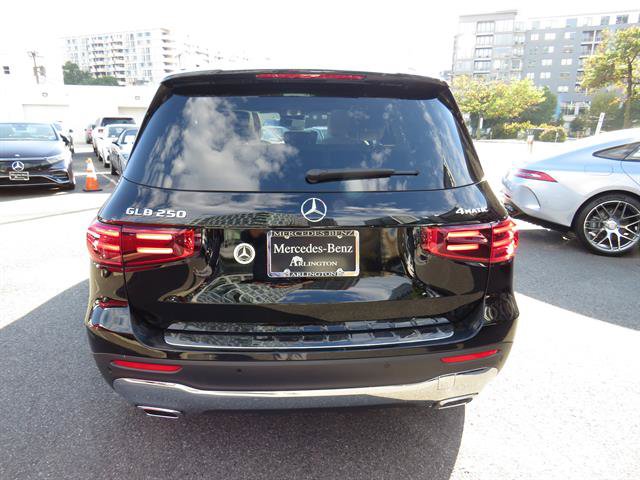 Used 2026 Mercedes-Benz GLB 250 4MATIC image 3