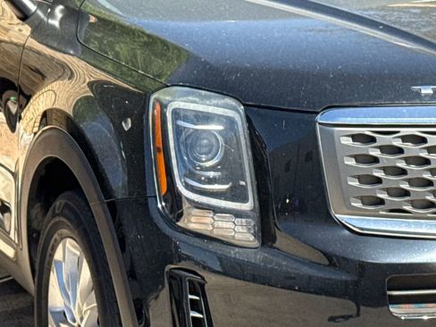 Used 2020 Kia Telluride LX image 4
