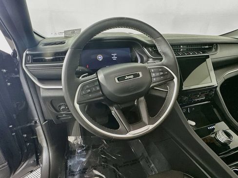 Certified 2023 Jeep Grand Cherokee Altitude AWD/4WD image 19