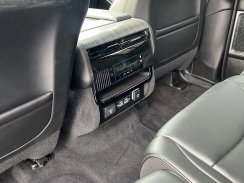 Used 2023 Jeep Wagoneer Series II w/ Premium Group I image 28