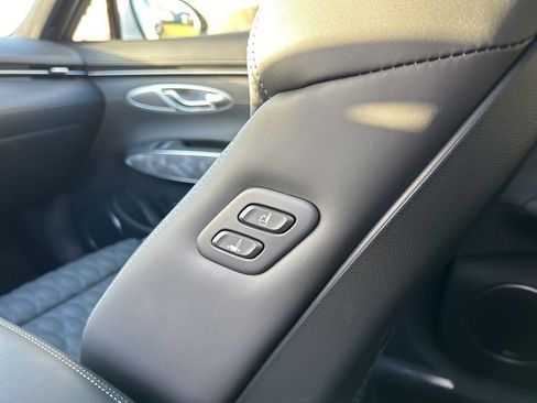 Used 2025 Genesis GV70 3.5T Sport w/ Sport Advanced Package image 15