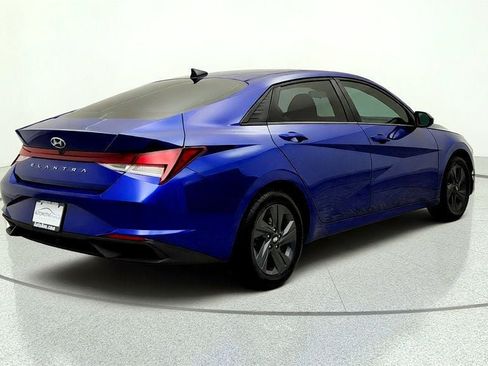 Used 2022 Hyundai Elantra SEL w/ Convenience Package FWD image 5