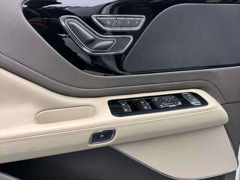 Used 2023 Lincoln Aviator AWD w/ Premium Package image 19