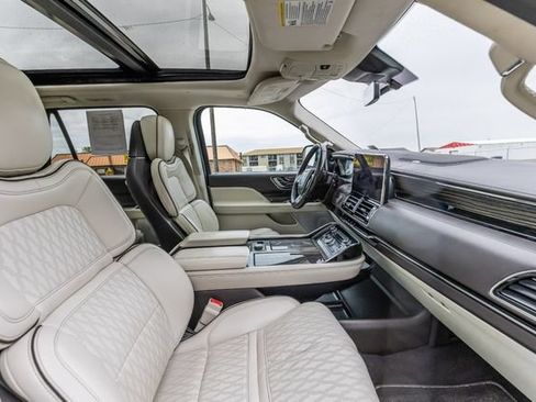 Used 2019 Lincoln Navigator Black Label AWD/4WD image 21