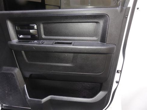 Used 2018 RAM 3500 Tradesman w/ Chrome Appearance Group image 16