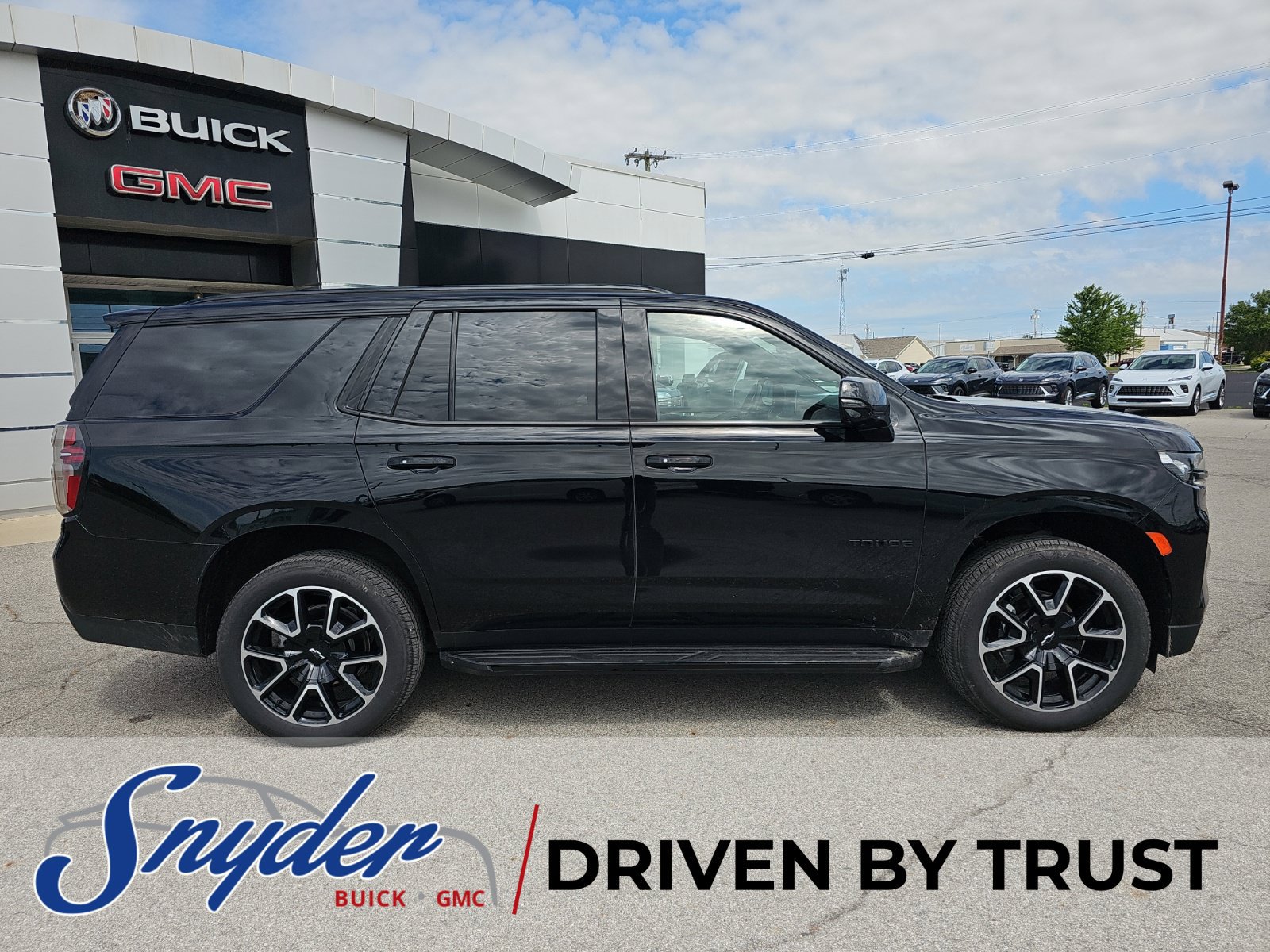 Used 2024 Chevrolet Tahoe RST w/ Luxury Package AWD/4WD image 8