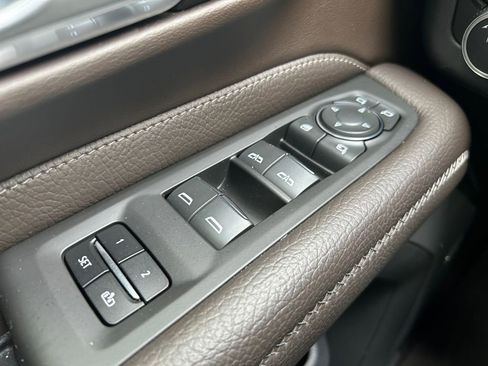 Used 2022 GMC Yukon XL Denali image 21