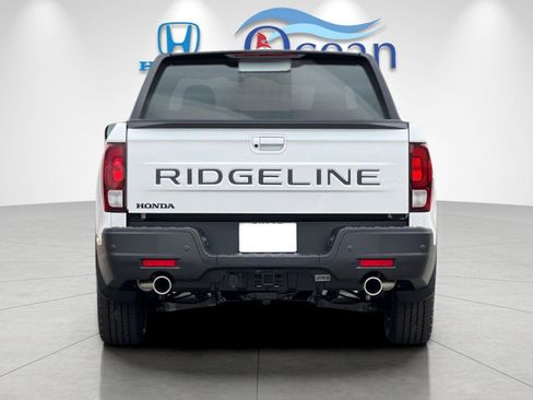 New 2026 Honda Ridgeline Black Edition image 4