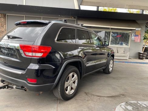Used 2013 Jeep Grand Cherokee Limited w/ Luxury Group II image 27