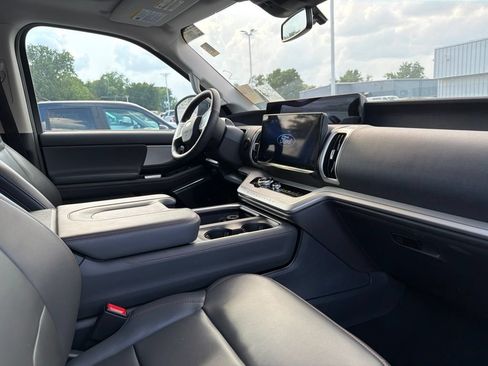 Used 2025 Ford Expedition Max Active AWD/4WD image 22