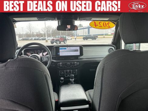Used 2024 Jeep Gladiator Sport AWD/4WD image 31