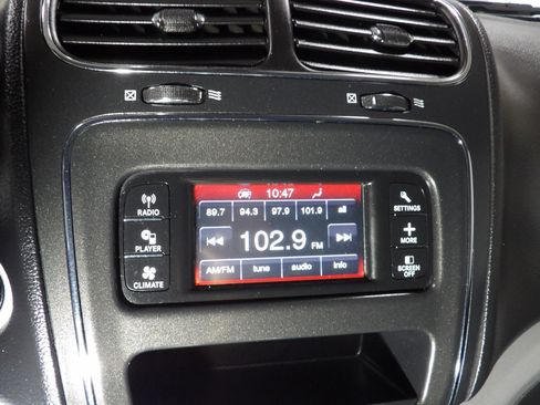 Used 2018 Dodge Journey SE image 15