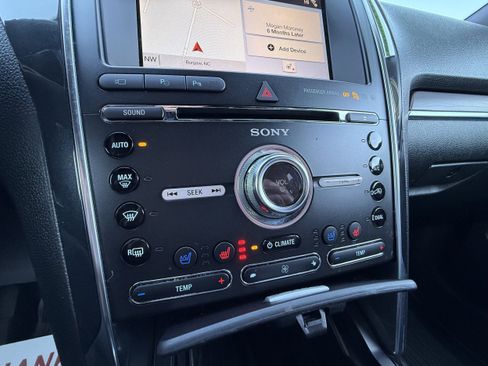 Certified 2018 Ford Explorer Limited w/ Equipment Group 301A image 19