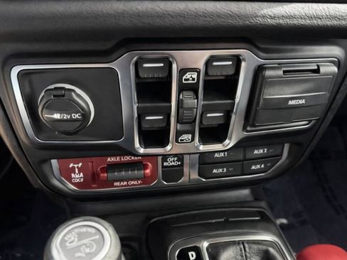 Used 2026 Jeep Gladiator Mojave AWD/4WD image 23