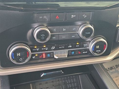 Used 2024 Ford Expedition XLT image 24