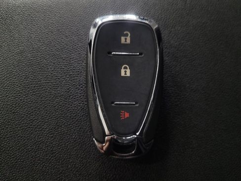 Used 2023 Chevrolet Equinox LS image 32