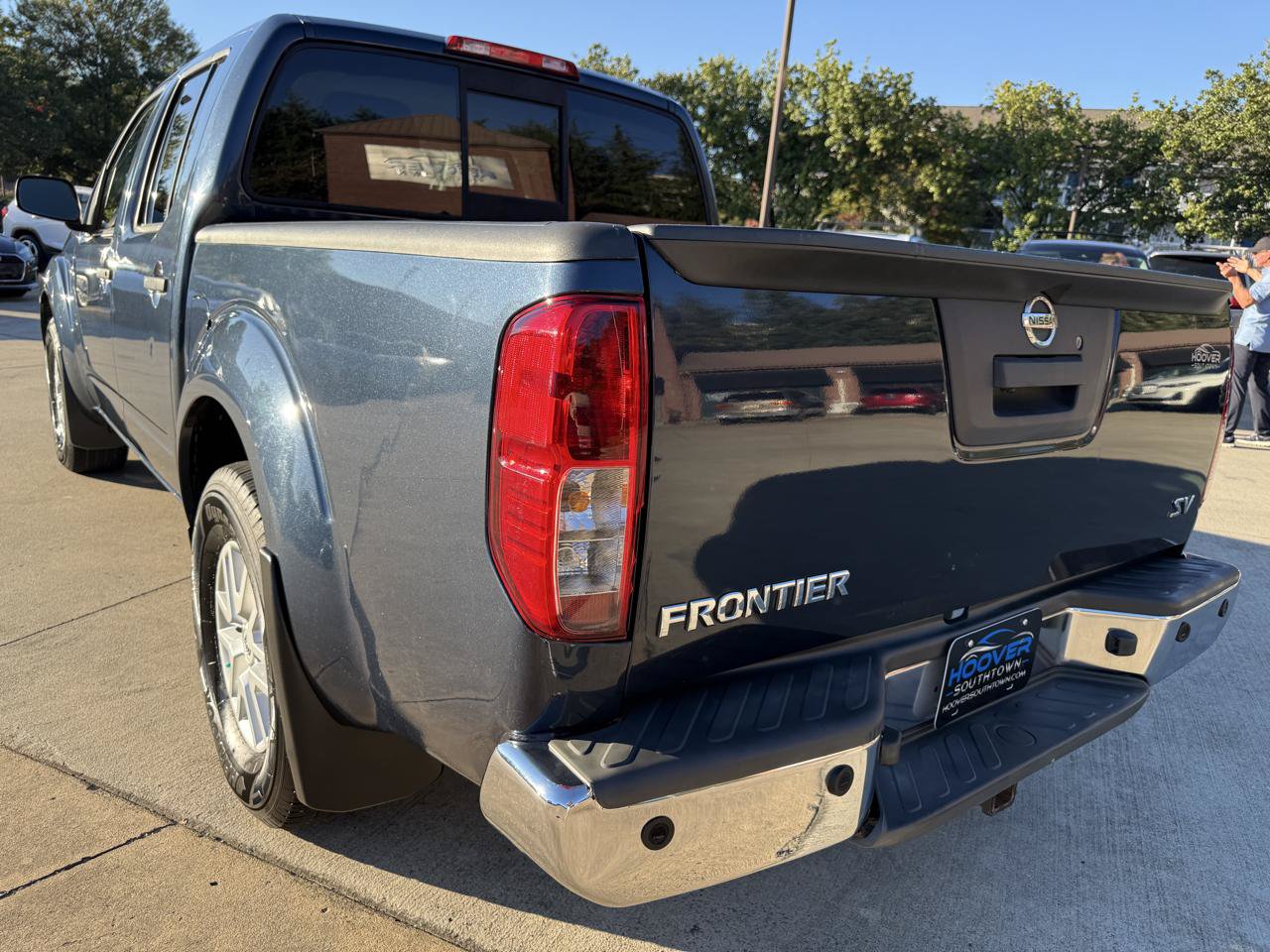 Used 2020 Nissan Frontier SV RWD image 5