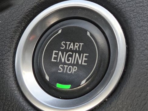 Used 2022 Cadillac XT4 Luxury w/ Cold Weather Package image 31