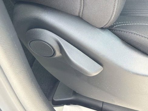 Used 2023 Chrysler Voyager LX FWD image 29