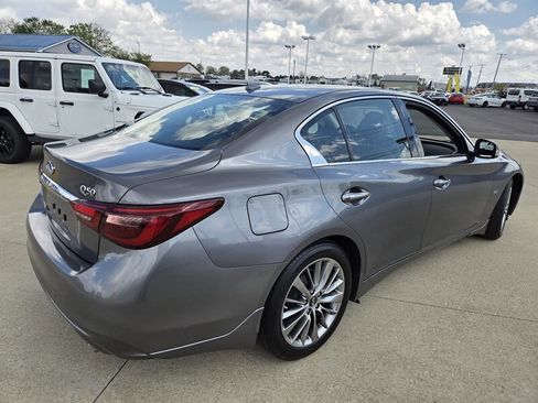 Used 2018 INFINITI Q50 Luxe w/ Essential Package (3.0T Luxe) image 3