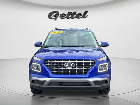 Used 2025 Hyundai Venue Limited FWD image 2