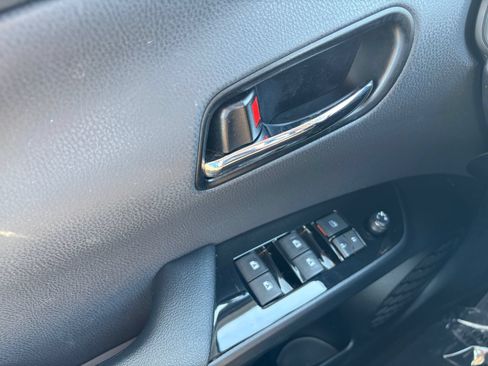 Used 2016 Toyota Prius Two FWD image 11