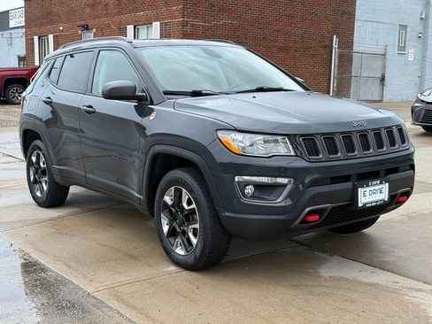 Used 2017 Jeep Compass Trailhawk w/ Leather Interior Group AWD/4WD image 4