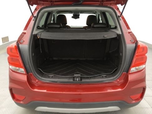 Used 2019 Chevrolet Trax LT w/ LT Convenience Package FWD image 29