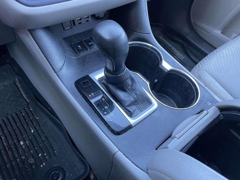 Used 2019 Toyota Highlander LE image 41