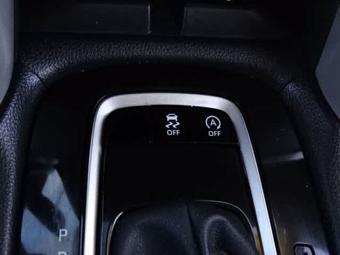 Certified 2025 Toyota Corolla Cross XLE w/ Convenience Package FWD image 33