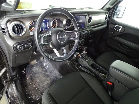 Used 2021 Jeep Wrangler Unlimited Sahara image 20