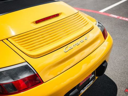 Used 2000 Porsche 911 Carrera 4 image 25